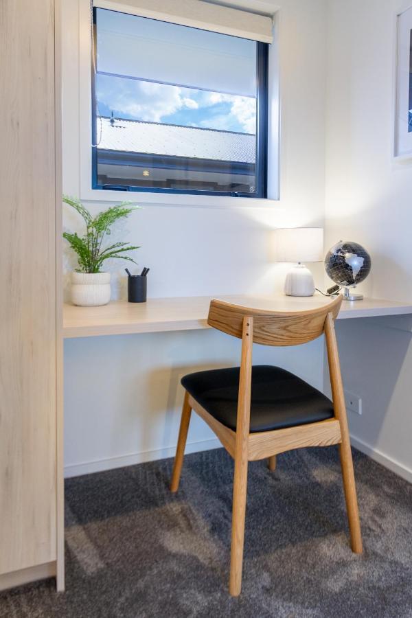 1 Bedroom 1 Bath, Executive Escape, Northlands Mall Christchurch Exterior foto